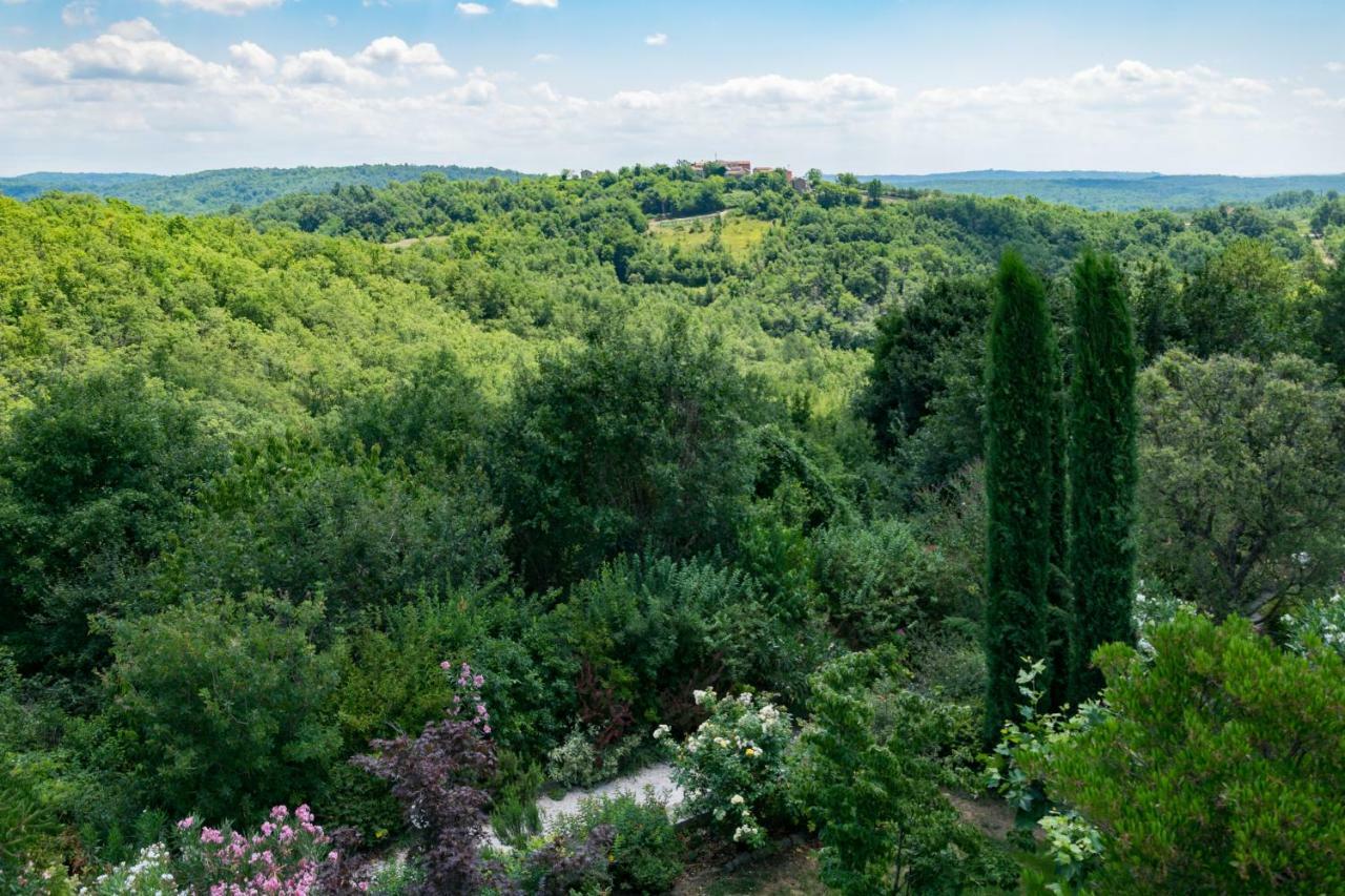 Apartamento L'abbraccio della quercia Momjan Exterior foto